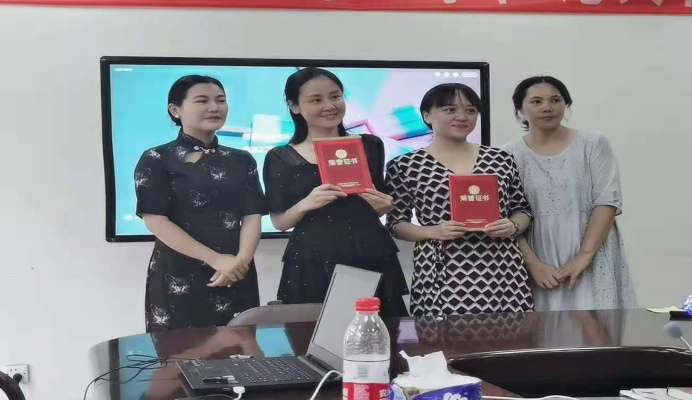 “书香溢满校园，心灵徜徉书海”首期读书分享会